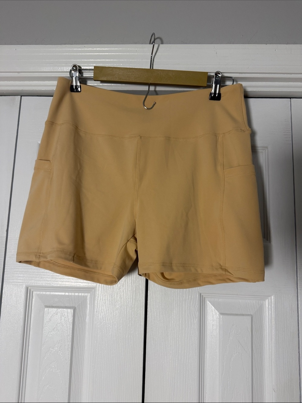 High-Rise Bike Shorts in Light Tan